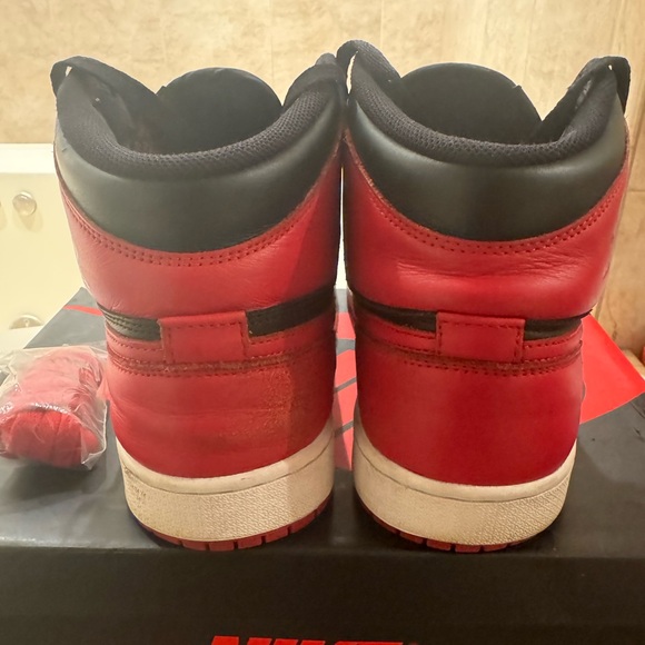 Jordan ‘Banned’ 1s - Picture 6 of 6